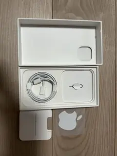 Apple iPhone 14 パッケージ　ライトニングケーブル