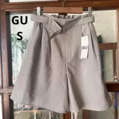 GU ベージュ　キュロット ベルト付き　べルトツキフレアショートパンツ　S新品