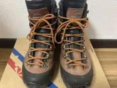登山靴 モンベル