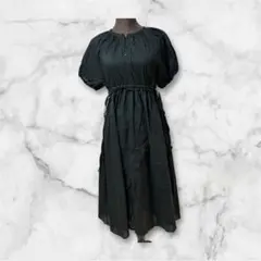 エストラータ黒いドレープデザインワンピース short