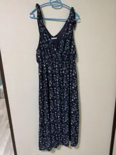 ネイビー花柄ノースリーブロングワンピース