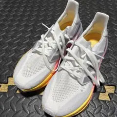 アディダス　ウルトラブースト5