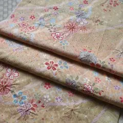 124　 着物ハギレ　反物巾38×350㎝ 　枝花文　暈し染め　金彩　正絹未使用