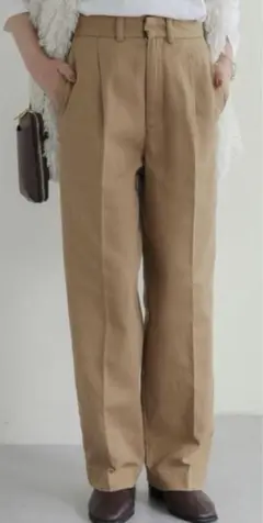 ディスコート　チノセンタープレスパンツ