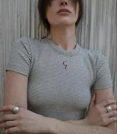 CLANE クラネ LOGO CROPPED TIGHT TEE