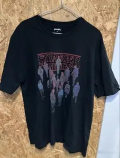 グラニフ　ストレンジャーシングス　Tシャツ