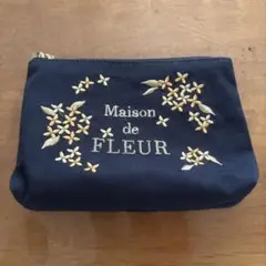 Maison de FLEUR ポーチ