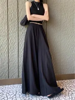 新品★レディース　ゆったりパンツ　タック入り スカンツワイドパンツ ブラック s