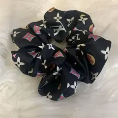ノベルティ　ルイヴィトン　シュシュ　新品　ネイビー　マルチ