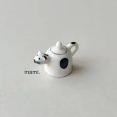 フェーヴ　ネコのティーポット　フランス　フェーブ　ミニチュア陶器　f-3612
