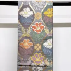グレー地に唐織で花と蝶が織られた袋帯 着物