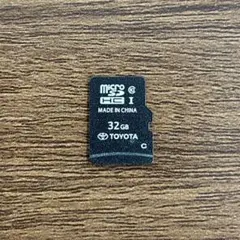 TOYOTA トヨタ　マイクロSDカード　0AW42 32GB