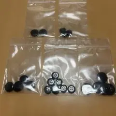 ボタン　黒