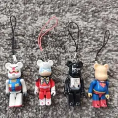 ベアブリックキーホルダー