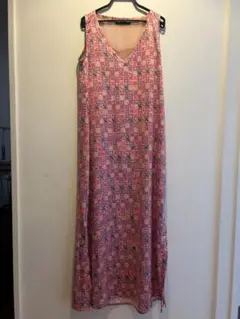 ホアナデアルコ　ピンク系花柄 ノースリーブ ロングワンピース