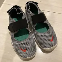 Nike キッズ サンダル グレー エアリフト　24cm