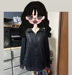 黒いジップアップジャケット