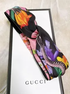 GUCCIグッチ シルクヘアバンド未使用箱つき 蛇