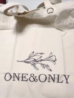 ONE&ONLY トートバッグ　缶バッチ付き