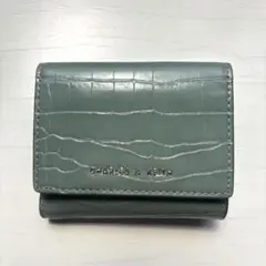 CHARLES & KEITH クラシックショートウォレット グリーン
