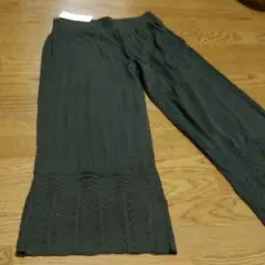 ひんやり！透かし編ニットパンツ