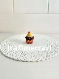 フェーブ　カップケーキ　フェーヴ　お菓子　ミニチュア陶器　フランス製