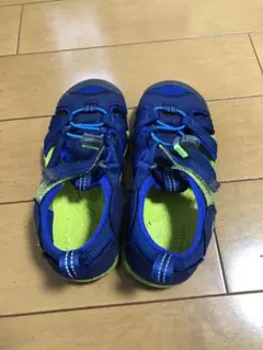 KEENサンダル 青と黄緑