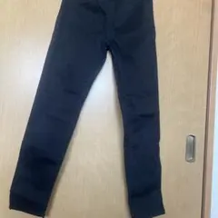 黒のストレートパンツ 150