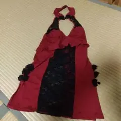 赤と黒のレースタンクトップ