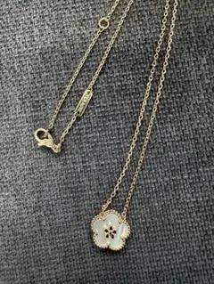 【新品】ラッキースプリング ネックレス　フラワーネックレス　お花ネックレス