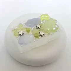 【匿名配送】小物入れ　ハンドメイド　マルチケース　クローバー　レジン