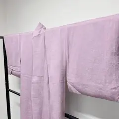 藤色がかった桃色の色無地 着物