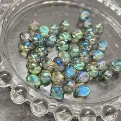 【大特価】ハンドメイド　オーロラグリーン　ドロップビーズ　約40粒