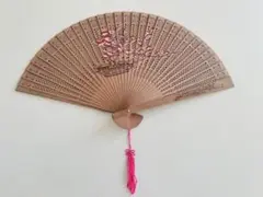 花柄彫刻の木製扇子