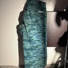 undefeatedのカーゴパンツ