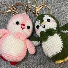 あみぐるみキーホルダー ペンギン（ピンクと緑）　２個セット