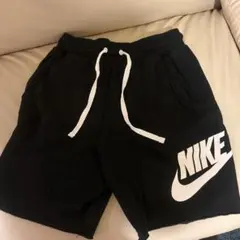 NIKE ブラック ショートパンツ