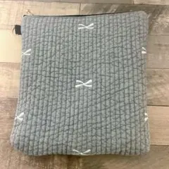 ヌビ 保冷保温ポーチ♡ グレー×白リボン刺繍柄