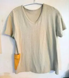 Vネック　Tシャツ　ポケット付　Mサイズ