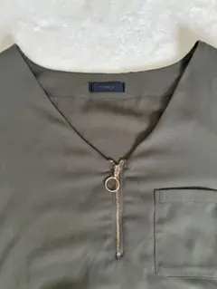 美品 SPINKLE カーキ色 ジッパー トップス 長袖