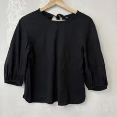 UNIQLO レディーストップスブラック 五分袖 バックリボン シャツ