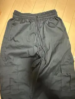黒のカーゴパンツ Mサイズ