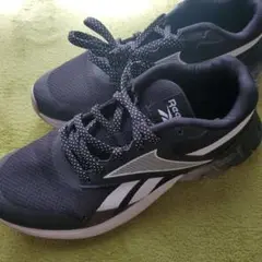 Reebok ランニングシューズ ブラック