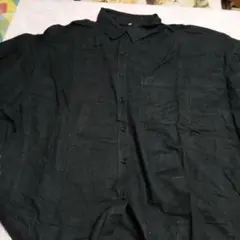 黒のMサイズボタンアップ長袖シャツ