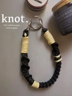 ハンドストラップ【black&cream yellow&dot】