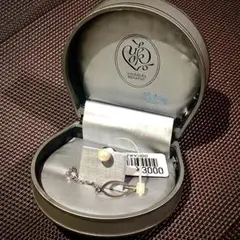 YUMI KATSURA 桂由美／パールのネクタイピン。新品、未使用品。