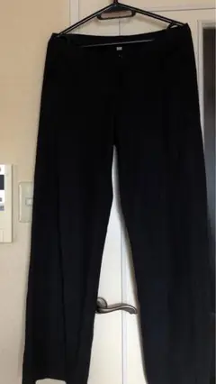 UNIQLO ブラックパンツ　　ワイド　カジュアル