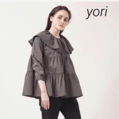 yori フリルカラーティアードブラウス グレー