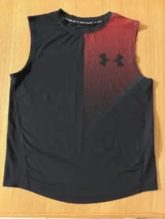 Under Armour タンクトップ YSM 黒/赤130cm