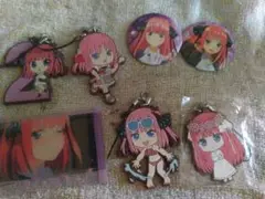５等分の花嫁　中野二乃ラバーストラップ、缶バッチ、カード７点まとめ売り